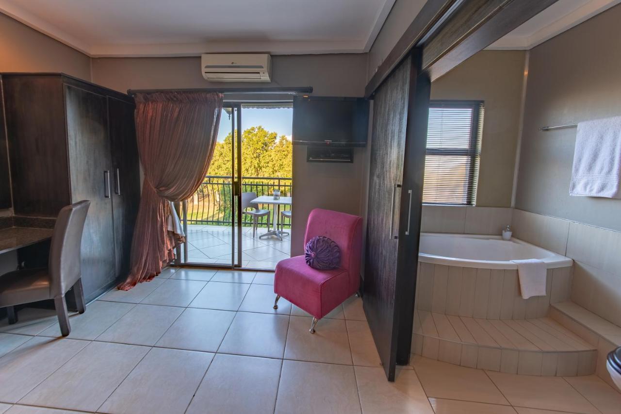 Altissimo Guesthouse Блоемфонтейн Екстериор снимка
