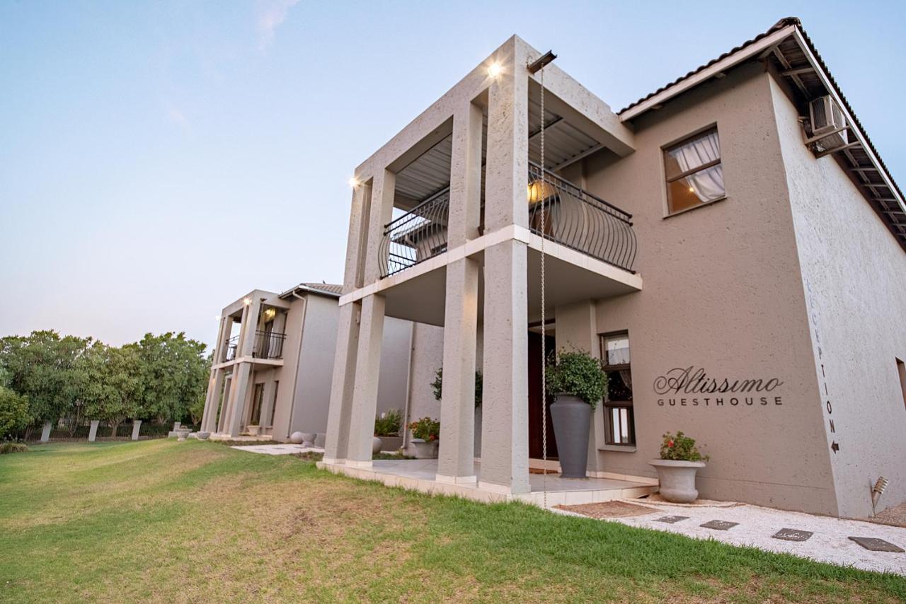 Altissimo Guesthouse Блоемфонтейн Екстериор снимка